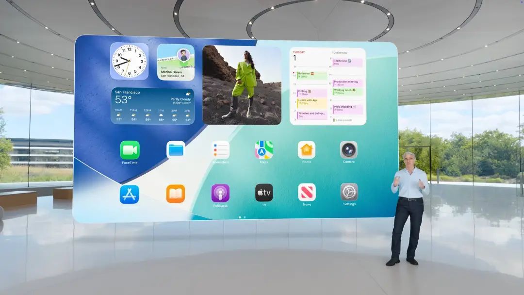 iPhone系统最激进更新来了!iOS 26变玻璃,苹果AI“明年再说”