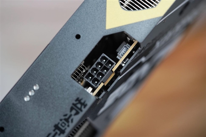 影驰RTX 5060魔刃显卡评测:SSF-Ready甜点 小型机箱也有不错的游戏性能