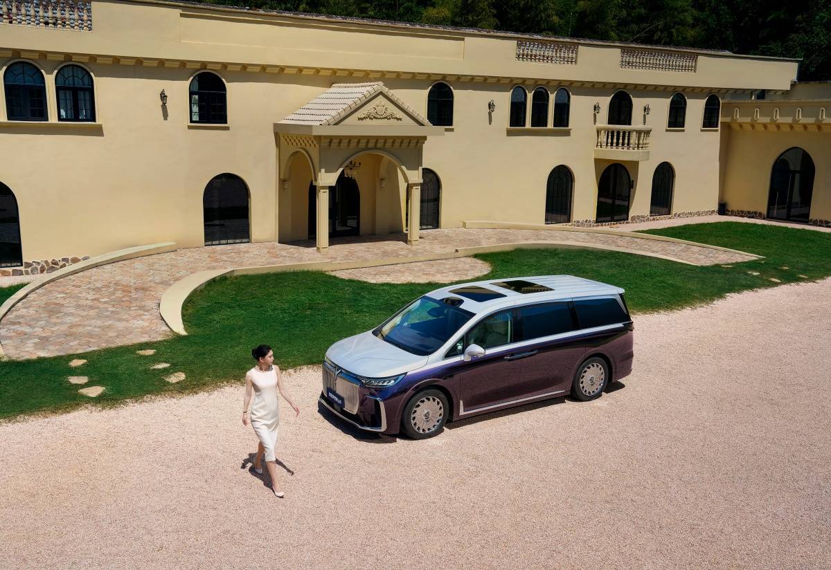 70.99万元,岚图发布了旗下最贵的车型:岚图梦想家山河