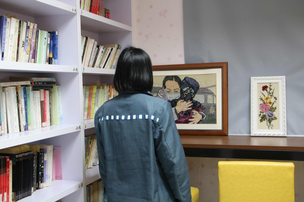 张怡在上海女子监狱服刑。 澎湃新闻记者 邓玲玮 摄