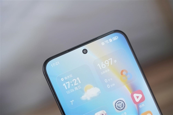 10000mAh巨无霸电池仅2599元起!荣耀WIN RT图赏