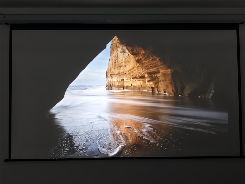 千元投影新卷王!哈趣Q1 Max评测:这是一台Z世代租房党的居家新玩物