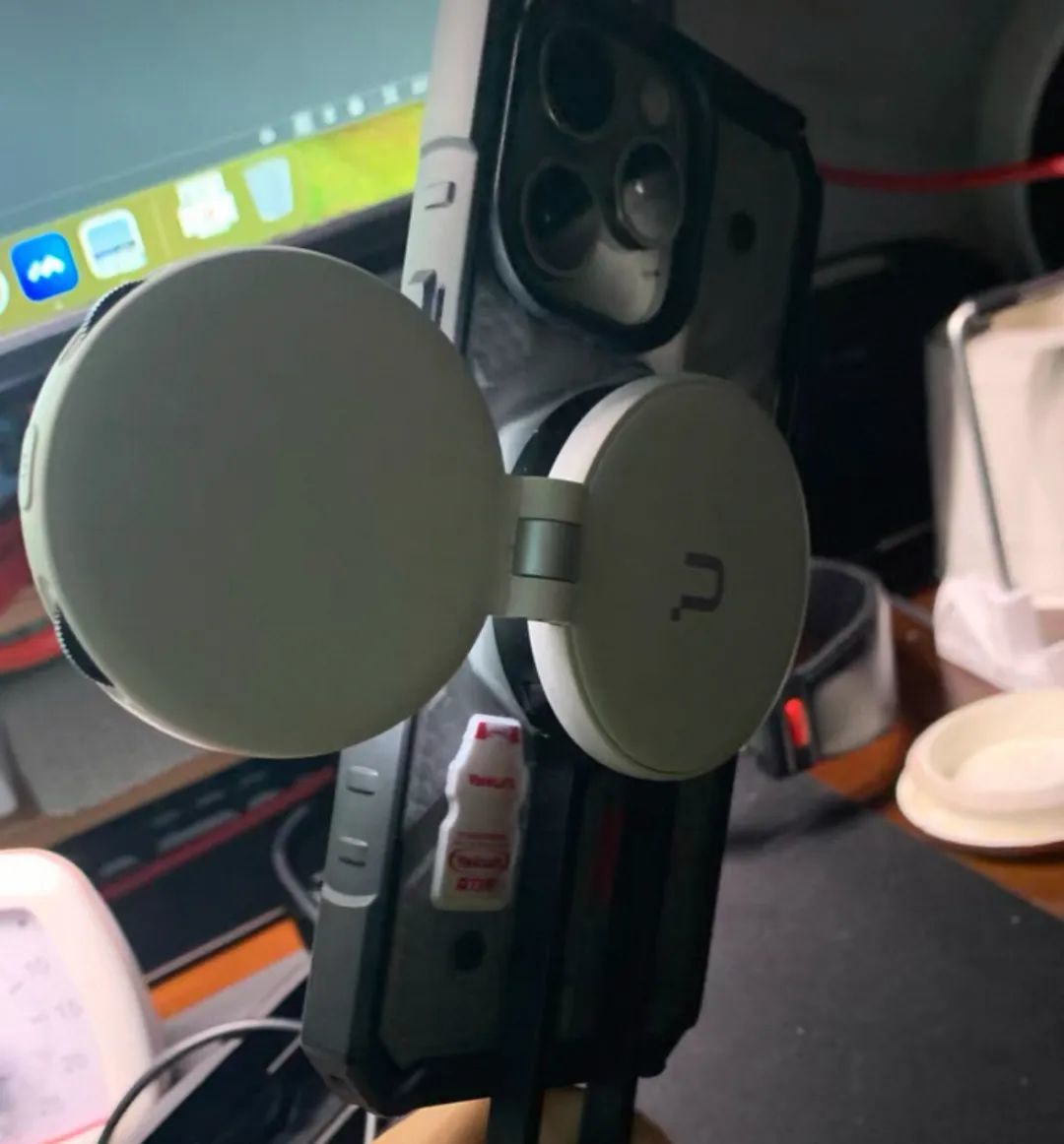 “0科技含量”的国货,靠掏苹果裆间赚了10亿?