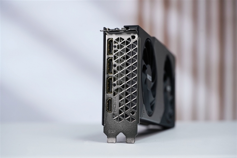 映众RTX 5060 Ti曜夜16GB显卡评测:小巧简约 DLSS 4表现亮眼