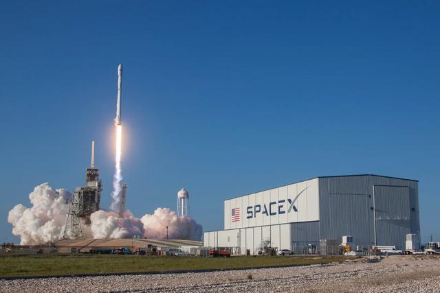 图源：SpaceX 官方 Flickr 账号