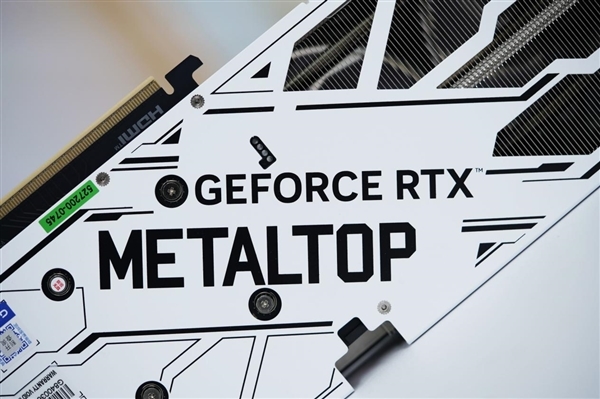 影驰RTX 5060 Ti金属大师白金版16GB MAX OC图赏