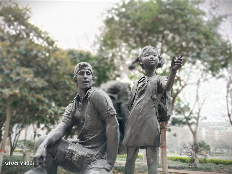 23.5小时霸榜续航榜!vivo Y300i体验评测:超高颜值的一款耐造神机