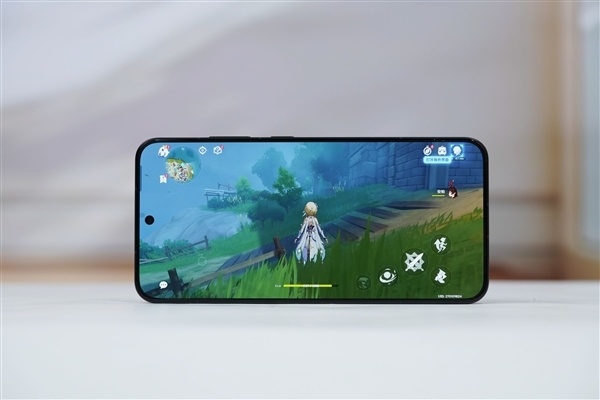 10000mAh巨无霸电池仅2599元起!荣耀WIN RT图赏