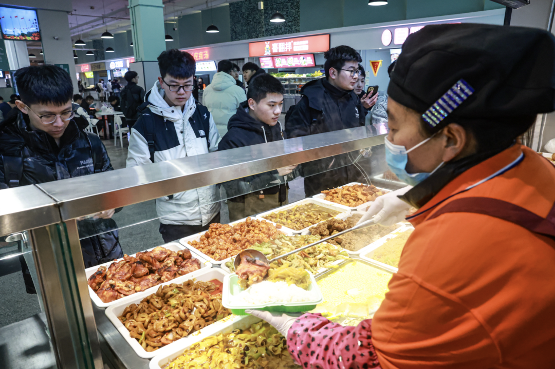 2024年2月26日,沈阳理工大学食堂迎来开学季。