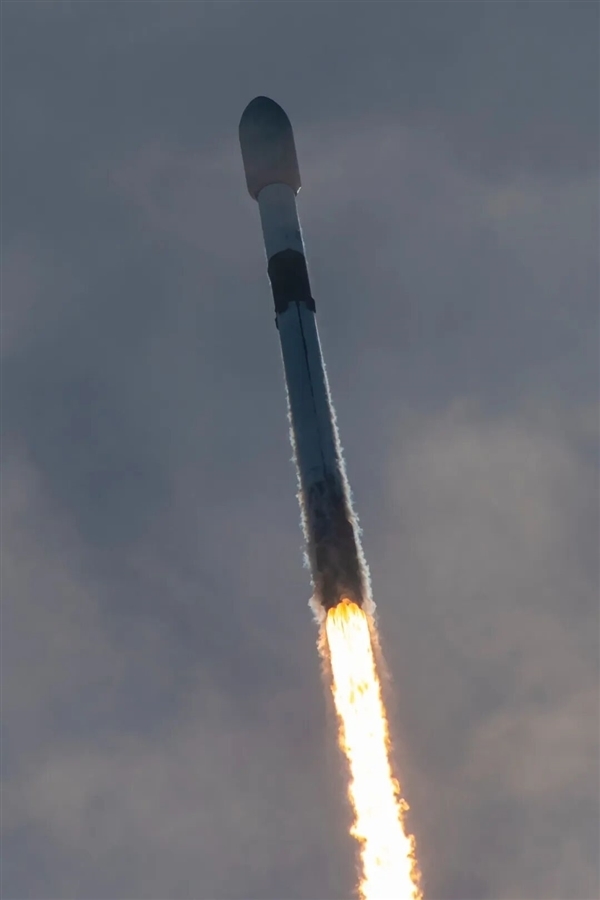 马斯克盛赞中国民营火箭朱雀三号:能够击败SpaceX猎鹰9号