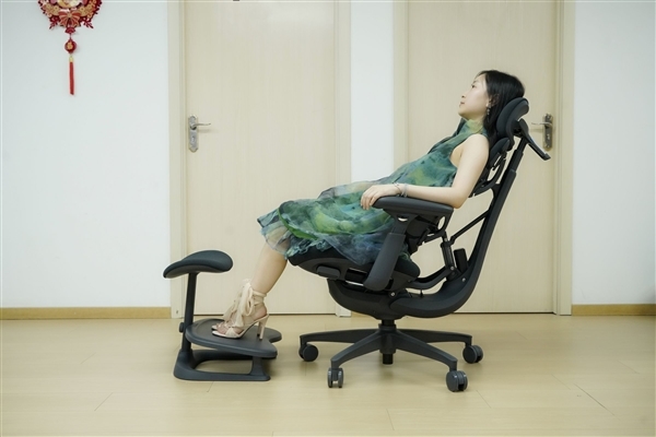 全球首款动态人体工学椅!清闲Libernovo图赏