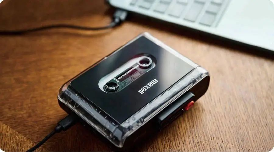 这个能放磁带、有蓝牙的充电宝,只要 650 块