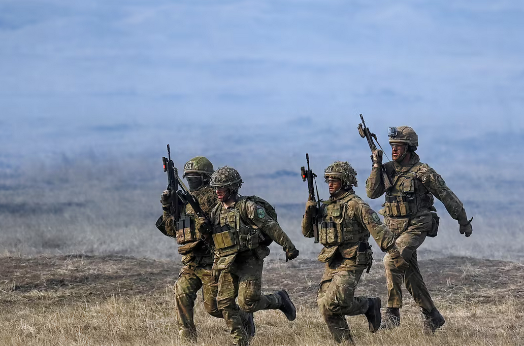 今年2月,北约部队在罗马尼亚进行军事演习。图源:英媒
