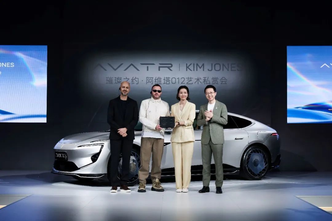 雷军:小米克制贪婪,只挣一点点/张一鸣登顶中国首富/广汽回应收购恒大汽车传闻