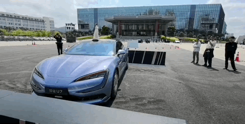 比亚迪版迈巴赫63万开卖,4大黑科技傍身,天神之眼竟是最普通的那个