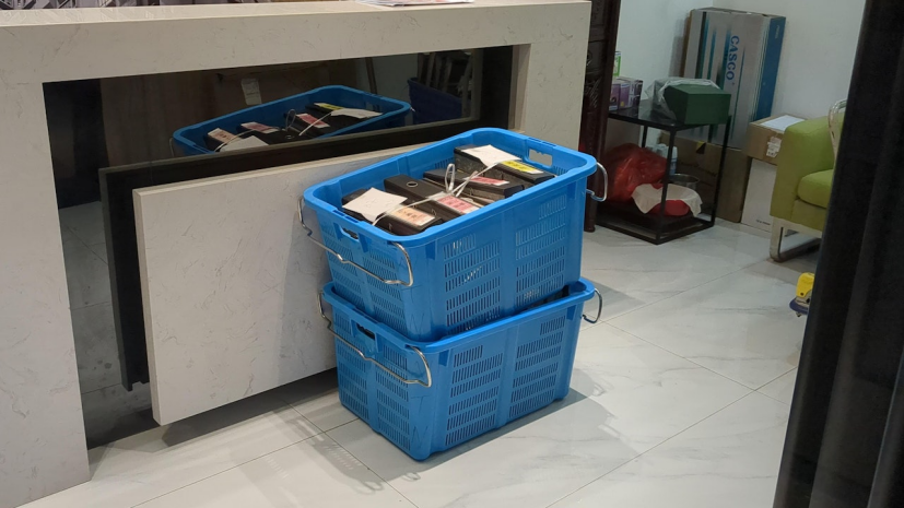 大批文件被检取调查。图源:“香