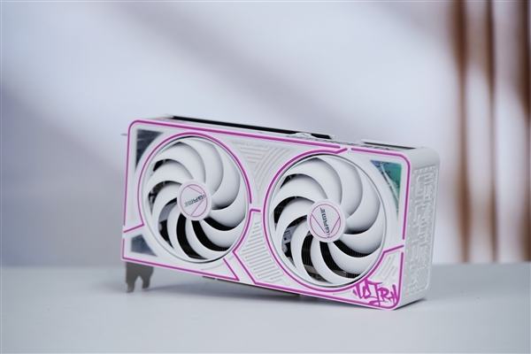 七彩虹iGame RTX 5060 Ti Ultra W DUO 16GB OC显卡图赏