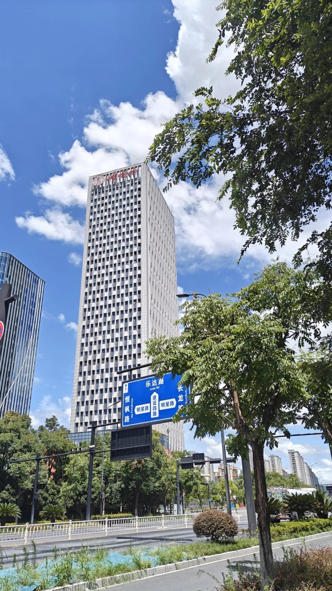 位于杭州萧山的娃哈哈大厦 图片来源:每经记者 叶晓丹 摄