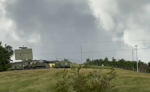 圣克罗伊岛居民拍到的美军雷达系统 视频截图