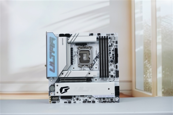 波普艺术高颜值!七彩虹iGame B860M Ultra V20主板图赏