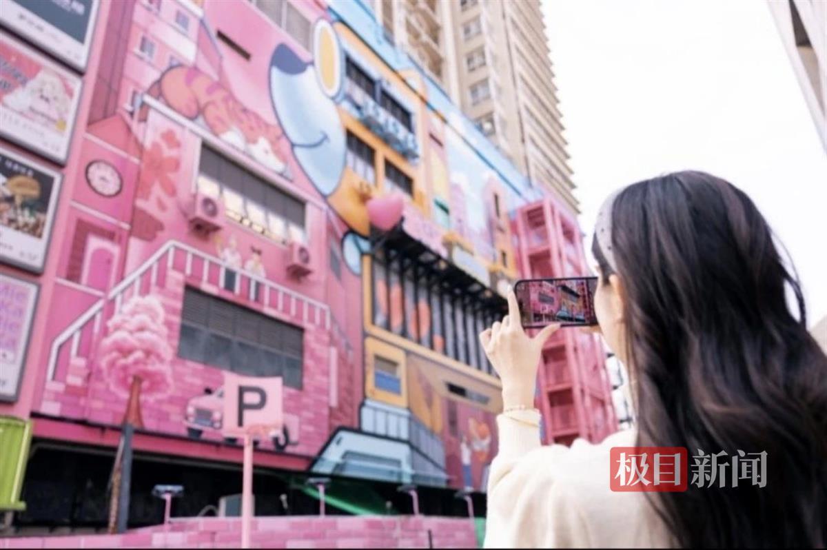 快来武汉洪山街道口商圈,这里藏着一场“樱花倾城”