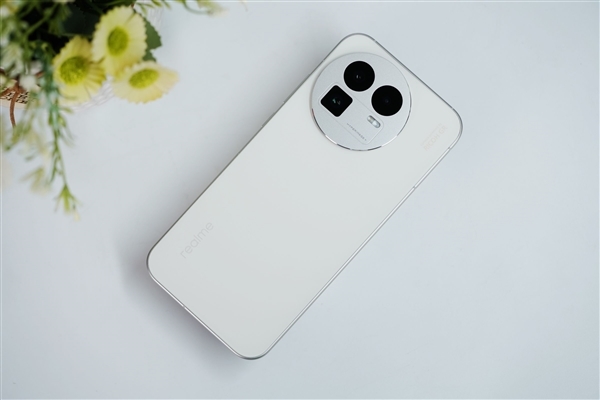 全球首发理光GR影像!真我GT8 Pro图赏