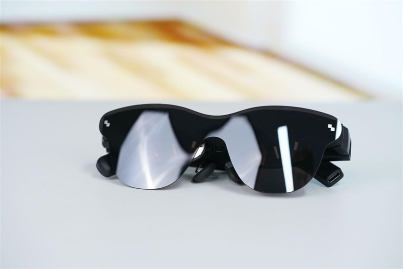 随身携带的135英寸巨幕!雷鸟 Air 4 Pro评测:全球首款HDR智能眼镜