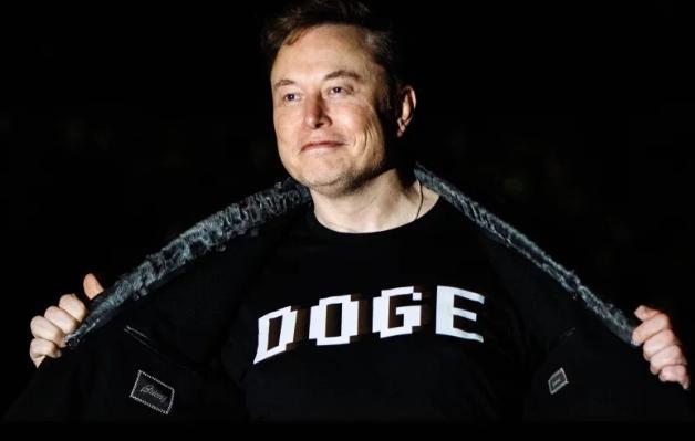 △3月9日，身着“政府效率部”缩写（DOGE）衣服的时任“政府效率部”负责人马斯克。