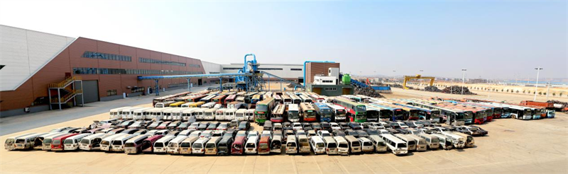 ● 待報(bào)廢的汽車(chē)。圖片來(lái)源:格林美官網(wǎng)