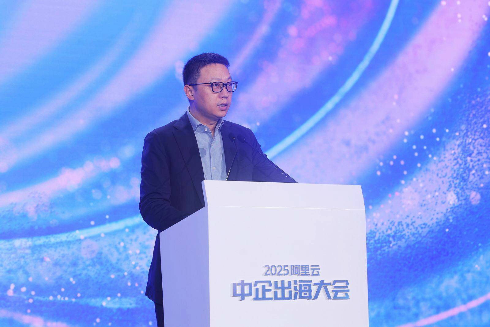 早报|小米 YU7 登场,自研芯片惊喜亮相/曝苹果智能眼镜明年推出/高合汽车获一亿美元成立新公司