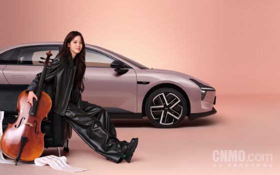 小鹏MONA M03 Max和欧阳娜娜