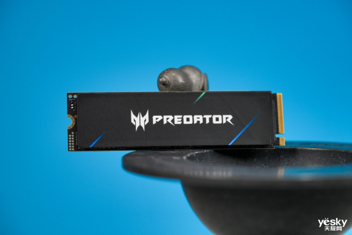 高性能无缓Gen 5打造AI PC应用基石 宏碁掠夺者GM9 4TB固态硬盘评测