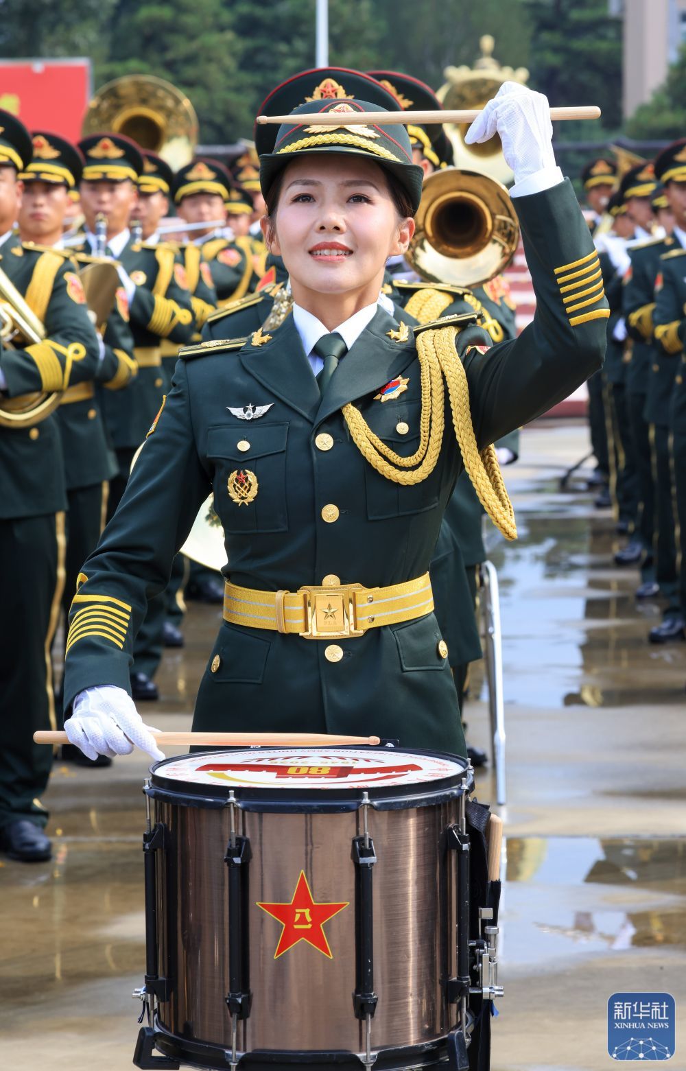 ↑ 中国人民解放军联合军乐团在进行训练（8月12日摄）。新华社记者 殷刚 摄