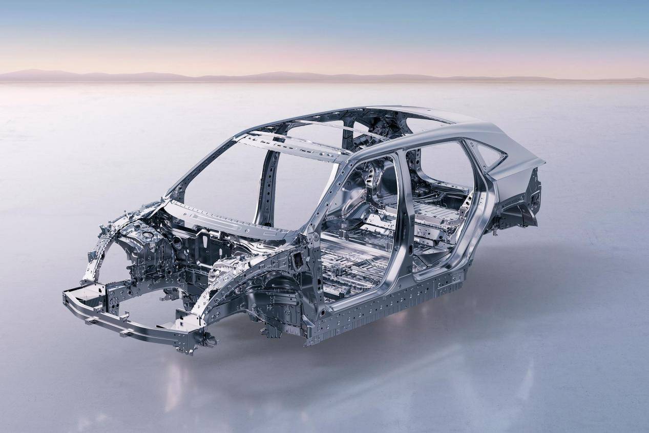 上海车展里的广汽本田烨 GT,展示了华为光场屏的新用法