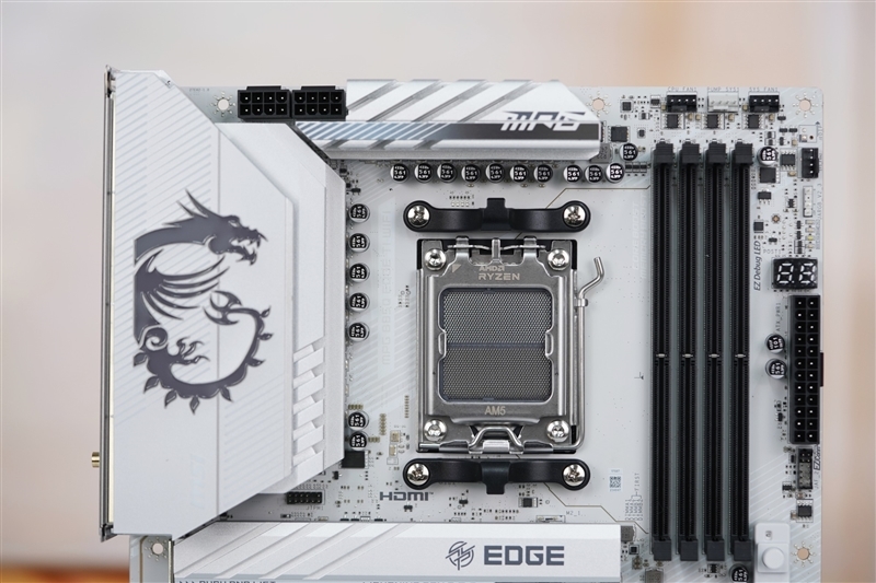 性能与高端X870E持平!微星MPG B850 EDGE TI WIFI主板评测:一键提升10%带宽、降低9ns延迟