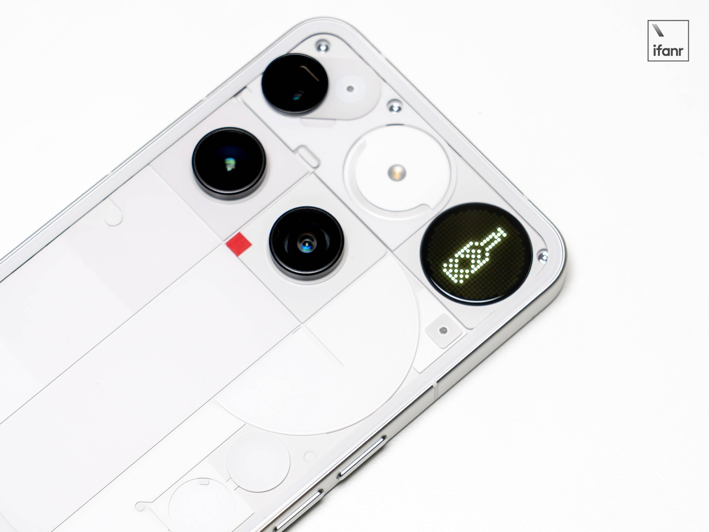 Nothing Phone(3) 图赏:透明设计再进化,好怪好喜欢