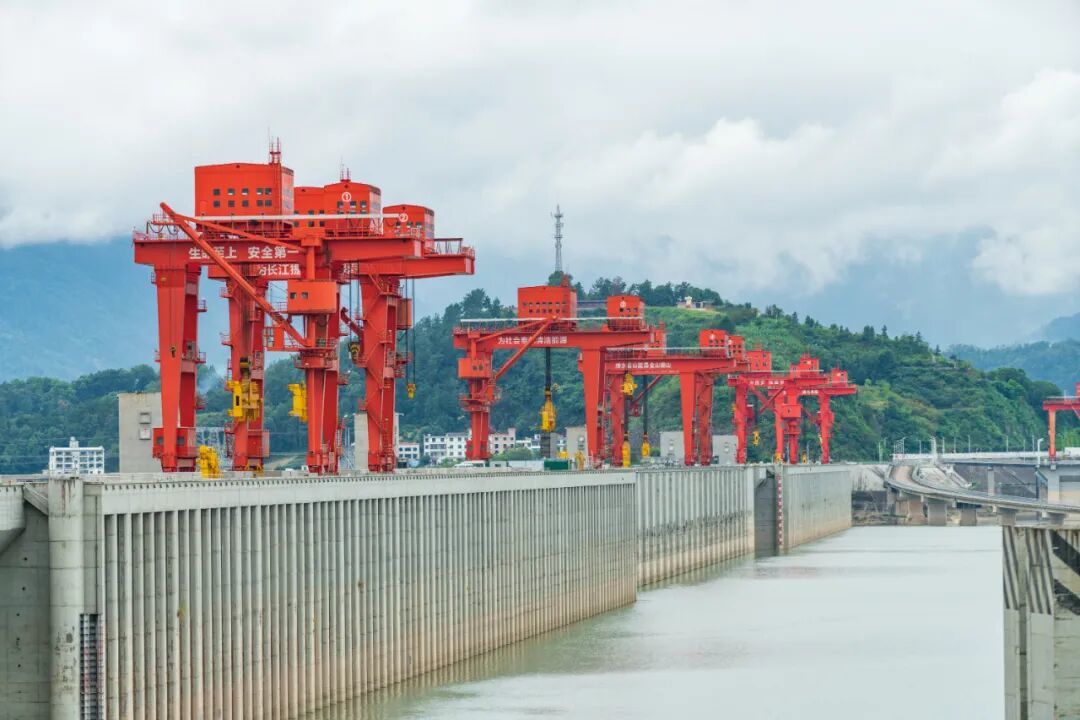 ▲ 三峽工程提前降低庫水位為迎峰蓄洪預留充足庫容