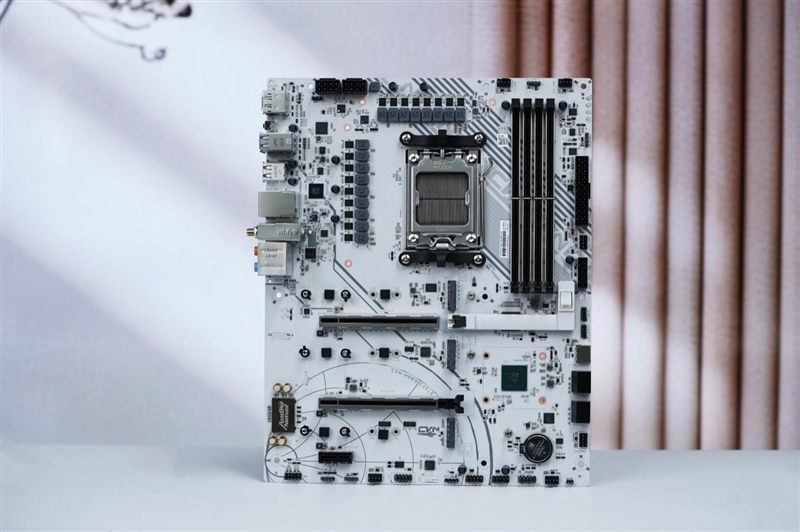 七彩虹CVN X870 ARK FROZEN V14方舟主板评测: 5G网卡+高频内存 锐龙9000舰队新旗舰