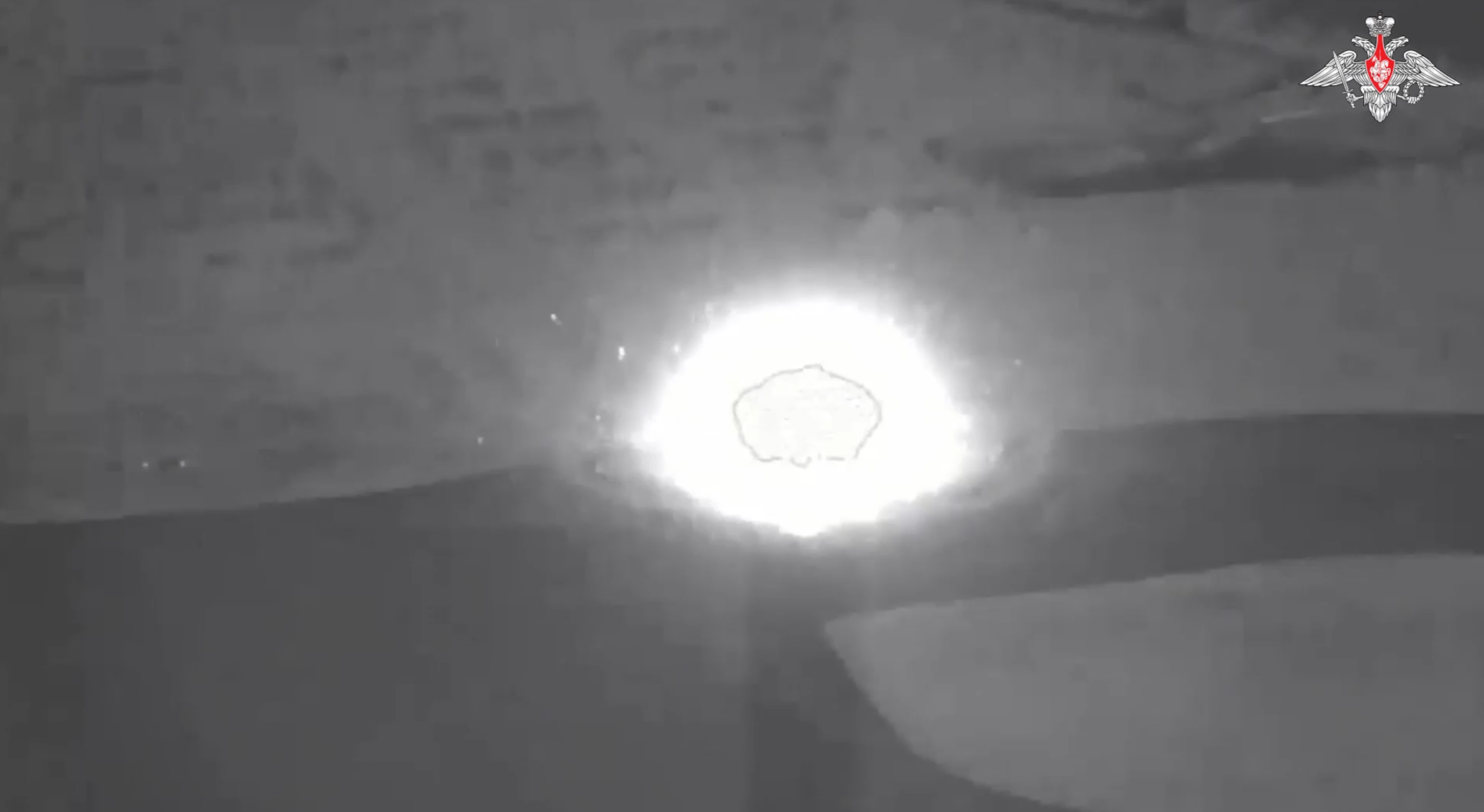 俄国防部公布俄军打击乌克兰导弹发射装置画面。图为俄媒发布的视频截图