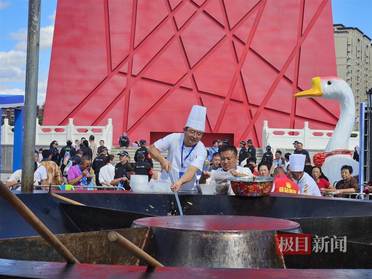 超大號鐵鍋燉大鵝