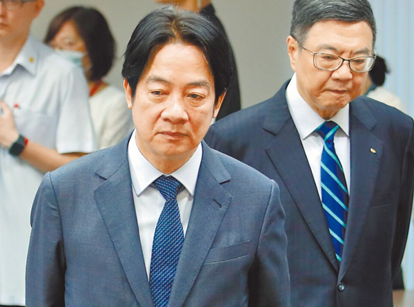 赖清德(左)。(图片来源:台湾“中时新闻网”)