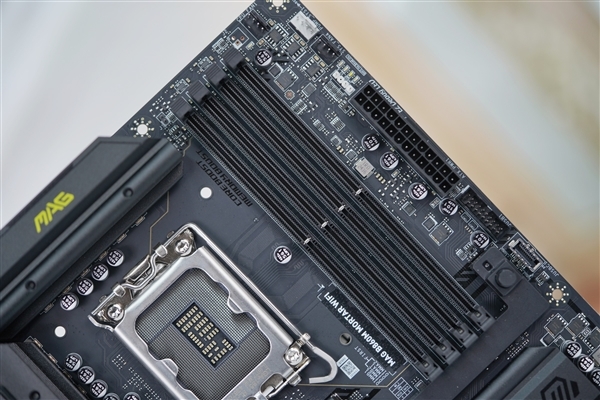 支持显卡快拆!微星B860M MORTAR WIFI主板图赏