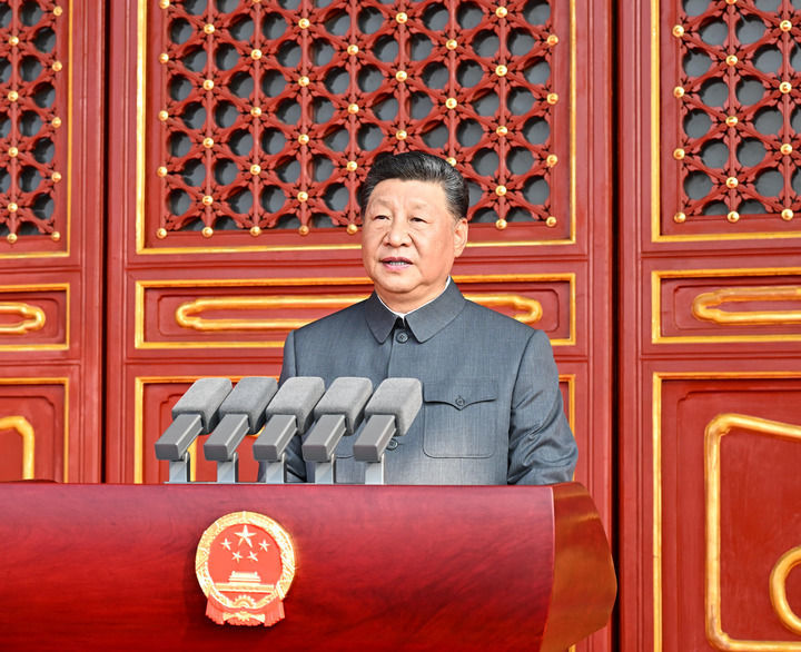 9月3日,纪念中国人民抗日战争暨世界反法西斯战争胜利80周年大会在北京天安门广场隆重举行。中共中央总书记、国家主席、中央军委主席习近平发表重要讲话。新华社记者 燕雁 摄