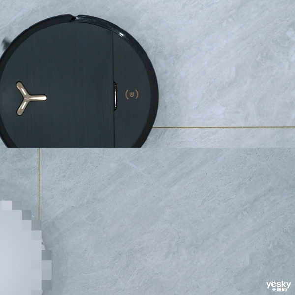 科沃斯地宝X9 PRO实测:飓风吸尘+活水滚筒洗地如何碾压传统扫地机?