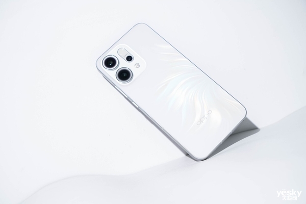 超美小OPhone新体验:OPPO Reno14满足你对小屏手机的所有期待