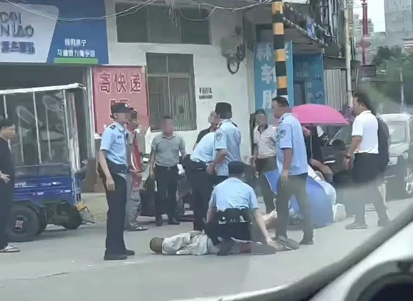 抓捕现场 图片来源网络