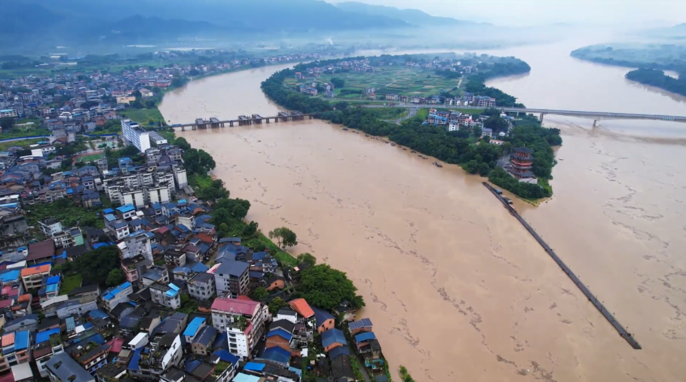 微视频｜多地遭遇持续强降雨 救援现场一线直击