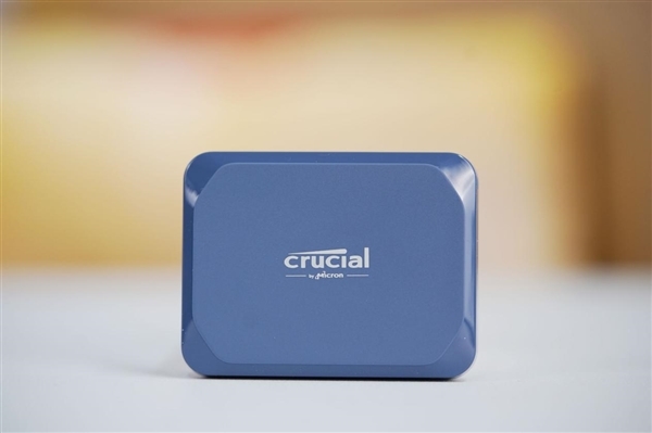 3米摔不坏!英睿达X10 Portable SSD图赏