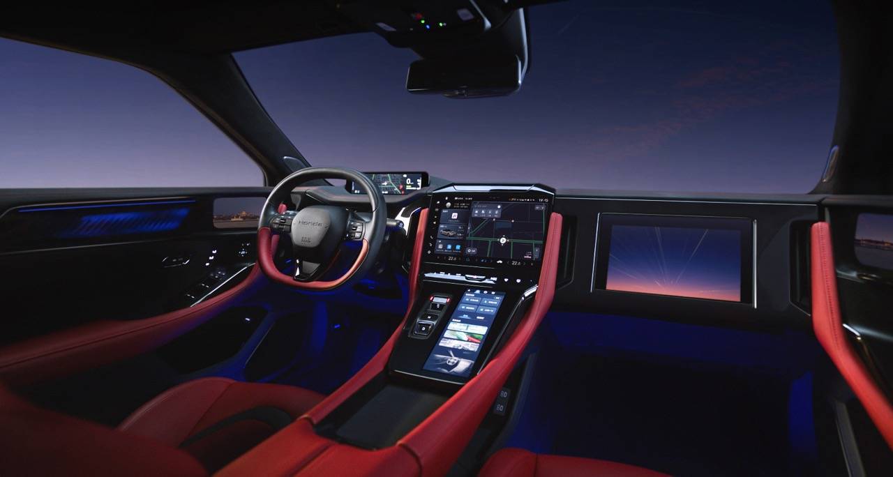 上海车展里的广汽本田烨 GT,展示了华为光场屏的新用法