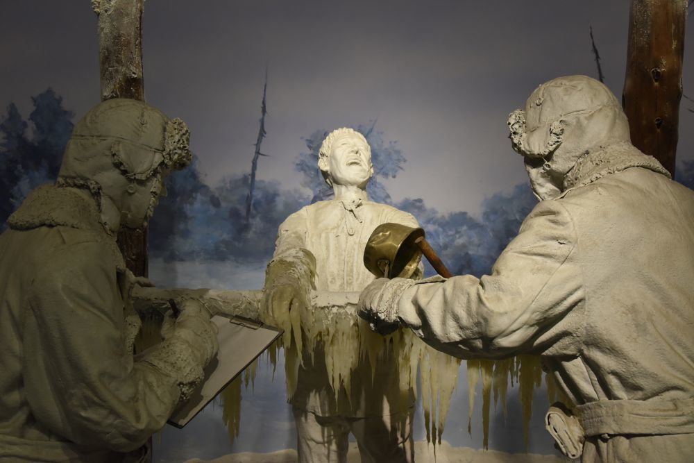 侵华日军第七三一部队罪证陈列馆展现的冻伤实验场景。新华社记者 杨思琪 摄